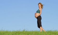孕妇散步对胎儿的好处 孕妇散步多久为宜