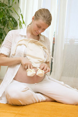 孕妇如何与宝宝做胎教操 感受宝宝在肚子里的互(3)
