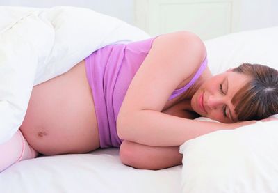 左侧卧是最佳孕晚期睡姿 可减少胎位和分娩异常(3)