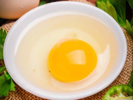 孕妇吃生鸡蛋对胎儿的影响