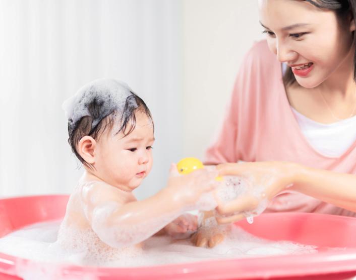 孩子游泳怕水怎么克服 怎么样让孩子克服害怕游
