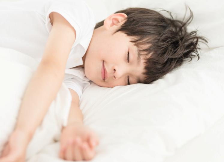 怎样养成孩子早睡早起的习惯 如何调整孩子早睡