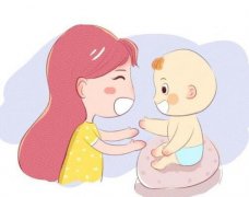 夏天婴儿必须戴帽子吗 婴儿戴帽子耳朵放在